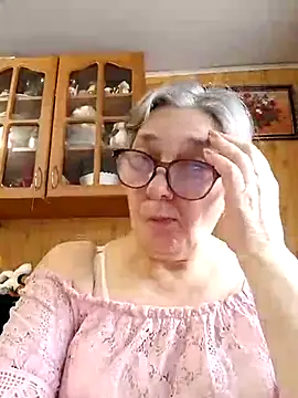 Snapshot of IrinaSweet54 chatting on February 4, 10:00 am IrinaSweet54 online show from February 4, 10:00 am