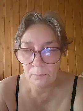 Snapshot of IrinaSweet54 chatting on February 11, 8:05 am IrinaSweet54 online show from February 11, 8:05 am