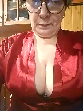 Snapshot of IrinaSweet54 chatting on February 18, 4:05 pm IrinaSweet54 online show from February 18, 4:05 pm