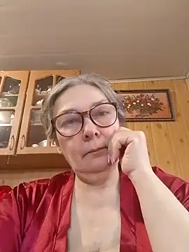 Snapshot of IrinaSweet54 chatting on March 5, 8:10 am IrinaSweet54 online show from March 5, 8:10 am