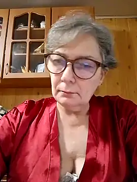 Snapshot of IrinaSweet54 chatting on September 17, 8:16 am IrinaSweet54 online show from September 17, 8:16 am