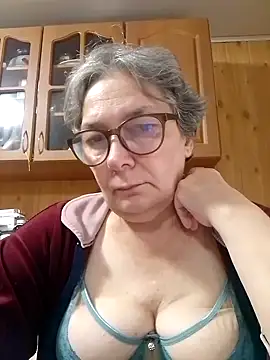 Snapshot of IrinaSweet54 chatting on September 20, 6:36 am IrinaSweet54 online show from September 20, 6:36 am