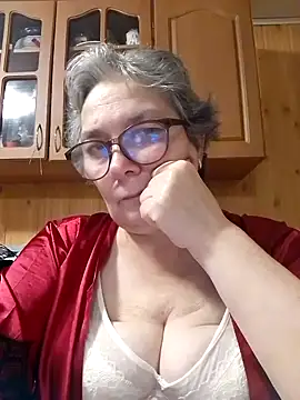 Snapshot of IrinaSweet54 chatting on October 17, 7:33 am IrinaSweet54 online show from October 17, 7:33 am