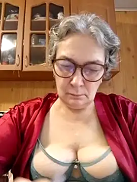 Snapshot of IrinaSweet54 chatting on October 23, 8:35 am IrinaSweet54 online show from October 23, 8:35 am