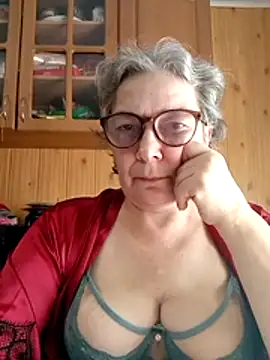 Snapshot of IrinaSweet54 chatting on October 28, 8:18 am IrinaSweet54 online show from October 28, 8:18 am