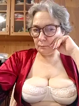 Snapshot of IrinaSweet54 chatting on November 12, 8:37 am IrinaSweet54 online show from November 12, 8:37 am