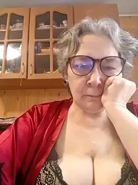 Snapshot of IrinaSweet54 chatting on November 20, 9:42 am IrinaSweet54 online show from November 20, 9:42 am