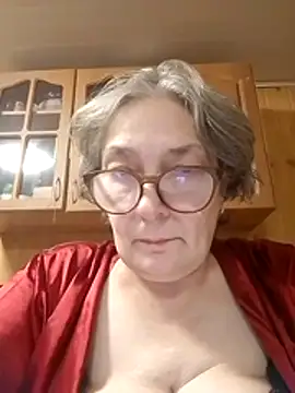 Snapshot of IrinaSweet54 chatting on November 28, 5:15 pm IrinaSweet54 online show from November 28, 5:15 pm