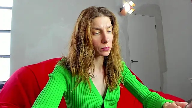 Snapshot of YourSuperModel chatting on February 5, 10:08 am YourSuperModel online show from February 5, 10:08 am