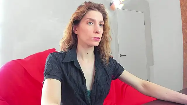 Snapshot of YourSuperModel chatting on February 12, 8:49 am YourSuperModel online show from February 12, 8:49 am