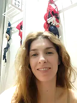 Snapshot of YourSuperModel chatting on February 19, 11:28 am YourSuperModel online show from February 19, 11:28 am