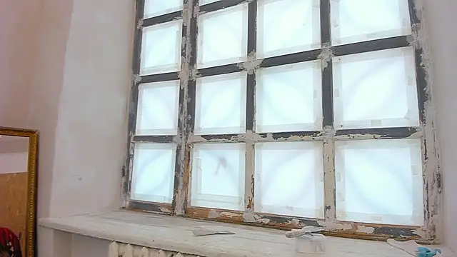 Snapshot of YourSuperModel chatting on February 27, 11:20 am YourSuperModel online show from February 27, 11:20 am