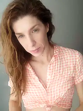 Snapshot of YourSuperModel chatting on October 9, 8:12 am YourSuperModel online show from October 9, 8:12 am