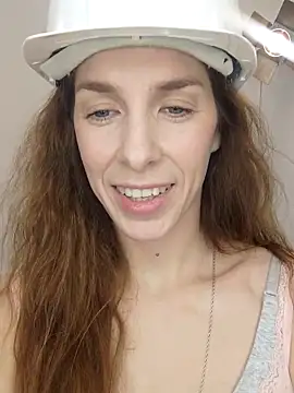 Snapshot of YourSuperModel chatting on October 28, 1:14 pm YourSuperModel online show from October 28, 1:14 pm