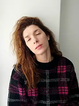 Snapshot of YourSuperModel chatting on November 2, 6:27 am YourSuperModel online show from November 2, 6:27 am