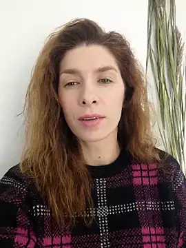 Snapshot of YourSuperModel chatting on November 10, 5:28 am YourSuperModel online show from November 10, 5:28 am