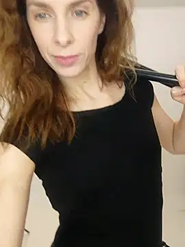 Snapshot of YourSuperModel chatting on November 13, 12:15 pm YourSuperModel online show from November 13, 12:15 pm