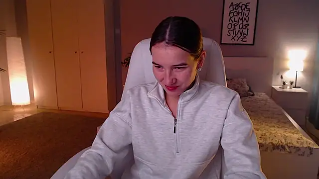 Bellla Haddid online show from October 12, 1:04 am