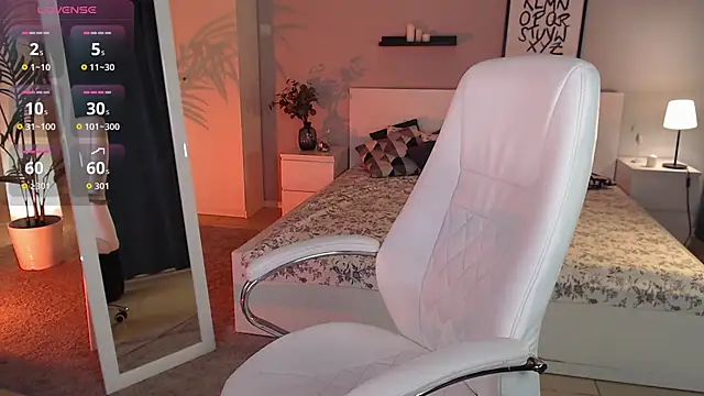 Bellla Haddid online show from October 21, 1:06 am