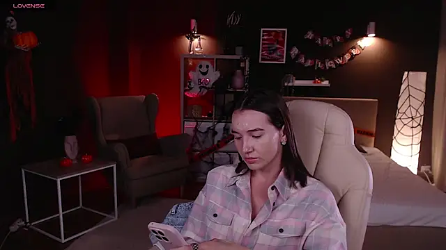 Bellla Haddid online show from October 23, 1:05 am