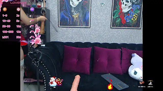 Snapshot of CamiilaMarti chatting on December 24, 7:00 pm CamiilaMarti online show from December 24, 7:00 pm