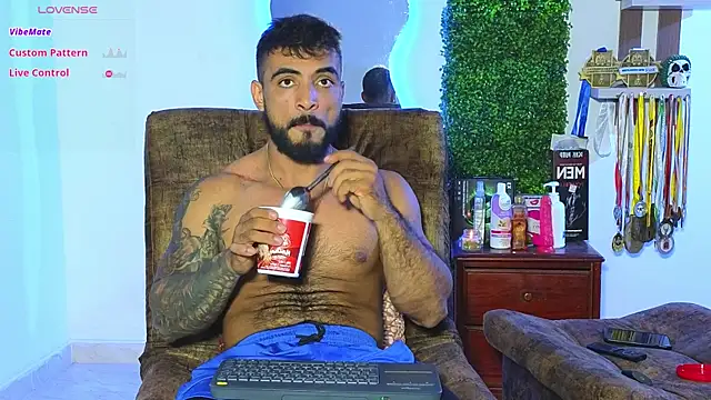 ERIC HARRISON online show from February 2, 12:19 am