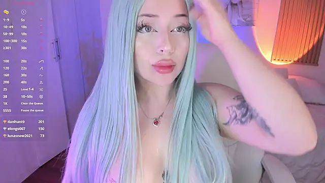 Kendall Bunnyy online show from January 6, 7:35 pm