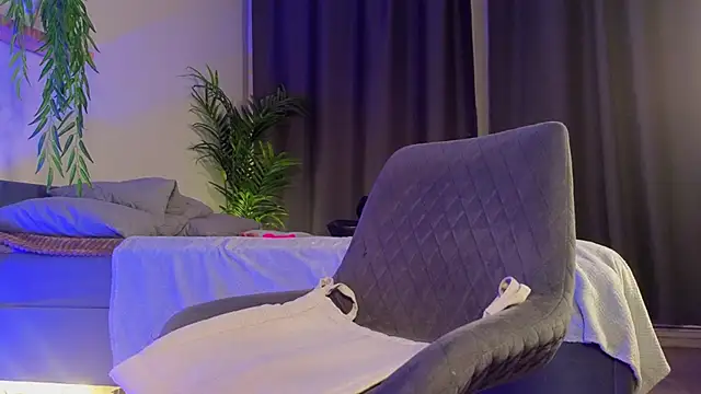 Call Yes online show from December 8, 8:58 pm