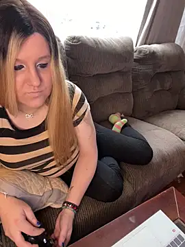 Snapshot of PuckBunny17 chatting on December 12, 8:43 pm PuckBunny17 online show from December 12, 8:43 pm