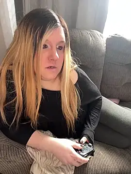 Snapshot of PuckBunny17 chatting on January 14, 6:28 pm PuckBunny17 online show from January 14, 6:28 pm