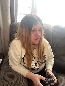 Snapshot of PuckBunny17 chatting on January 24, 3:13 pm PuckBunny17 online show from January 24, 3:13 pm