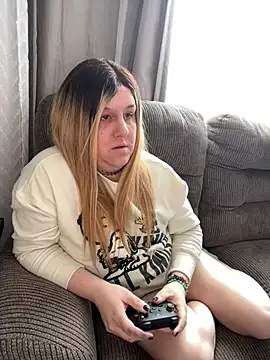 Snapshot of PuckBunny17 chatting on January 25, 2:58 pm PuckBunny17 online show from January 25, 2:58 pm