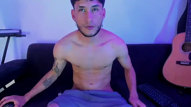 Henrikk senn online show from December 1, 8:25 pm