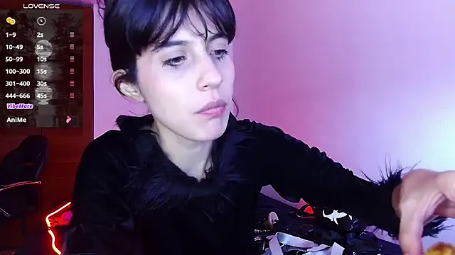 Snapshot of bellatrix25 chatting on February 15, 9:15 pm bellatrix25 online show from February 15, 9:15 pm