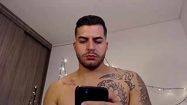 Snapshot of thomas_gun chatting on January 17, 3:22 pm thomas gun online show from January 17, 3:22 pm