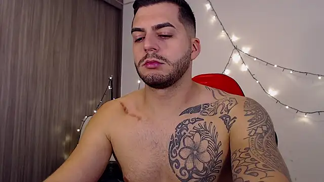 Snapshot of thomas_gun chatting on January 20, 2:36 pm thomas gun online show from January 20, 2:36 pm