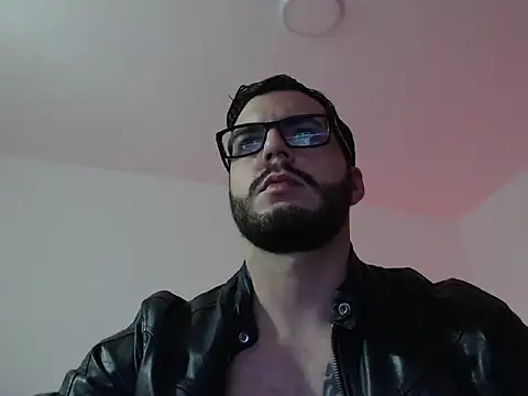 Snapshot of thomas_gun chatting on November 5, 1:16 am thomas gun online show from November 5, 1:16 am