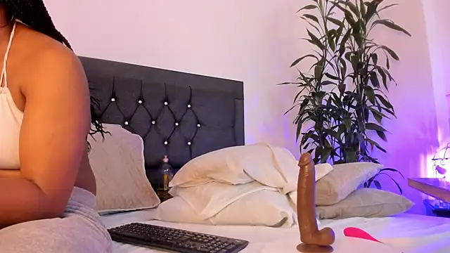 ebony hot1 online show from February 12, 6:09 pm