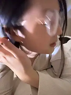 Snapshot of Sweet-Angel999 chatting on December 24, 9:33 pm Sweet-Angel999 online show from December 24, 9:33 pm