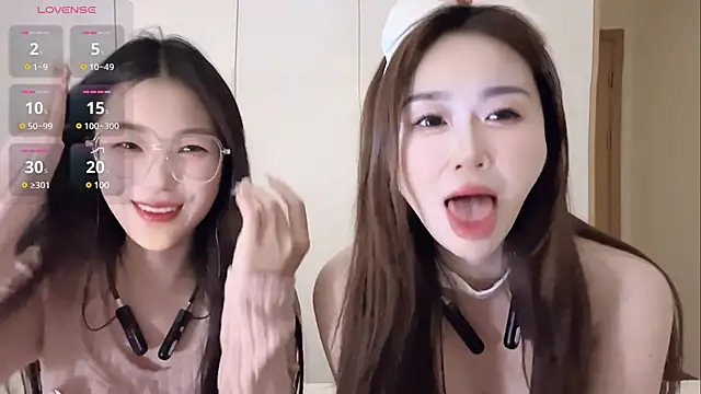 Snapshot of Sweet-Angel999 chatting on February 15, 2:11 pm Sweet-Angel999 online show from February 15, 2:11 pm