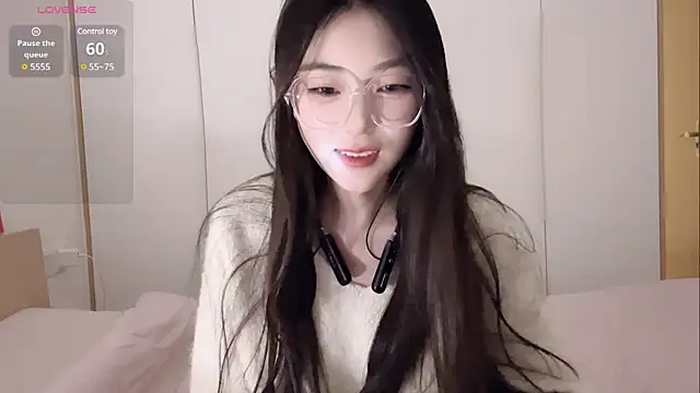 Snapshot of Sweet-Angel999 chatting on March 1, 6:11 pm Sweet-Angel999 online show from March 1, 6:11 pm