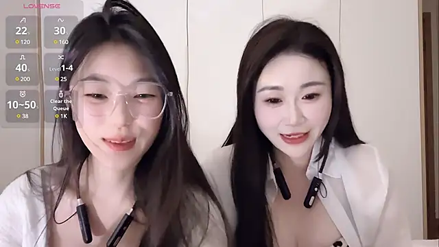 Snapshot of Sweet-Angel999 chatting on March 4, 2:21 pm Sweet-Angel999 online show from March 4, 2:21 pm