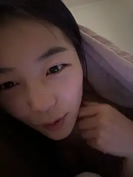 Snapshot of Sweet-Angel999 chatting on March 13, 3:00 am Sweet-Angel999 online show from March 13, 3:00 am