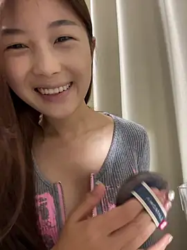 Snapshot of Sweet-Angel999 chatting on November 7, 3:56 pm Sweet-Angel999 online show from November 7, 3:56 pm