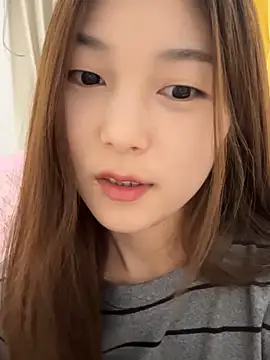 Snapshot of Sweet-Angel999 chatting on November 12, 8:30 pm Sweet-Angel999 online show from November 12, 8:30 pm