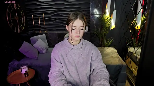 Lily Moonlight online show from December 26, 8:18 am