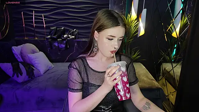 Lily Moonlight online show from January 15, 2:02 pm