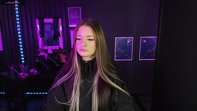 Lily Moonlight online show from February 10, 1:55 pm