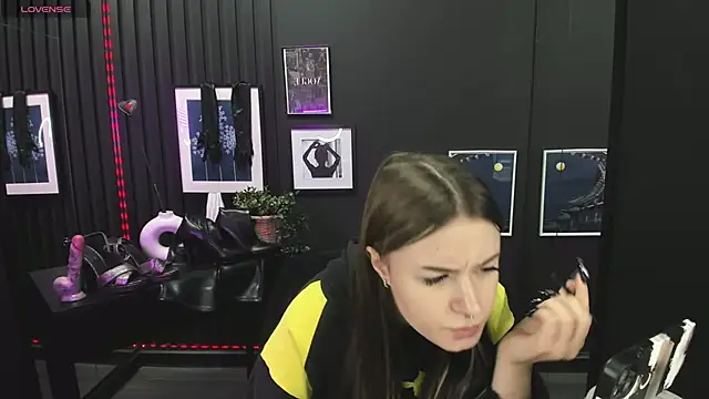 Lily Moonlight online show from February 16, 7:26 am