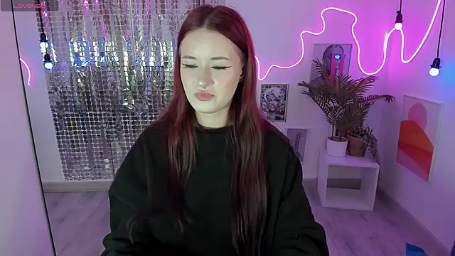 Lily Moonlight online show from September 23, 7:00 am